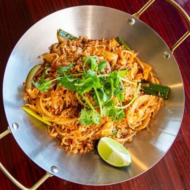 Chicken Pad Thai.